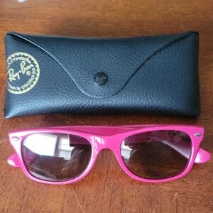 Ray-Ban Hot Pink Wayfarer Sunglasses with Black Case